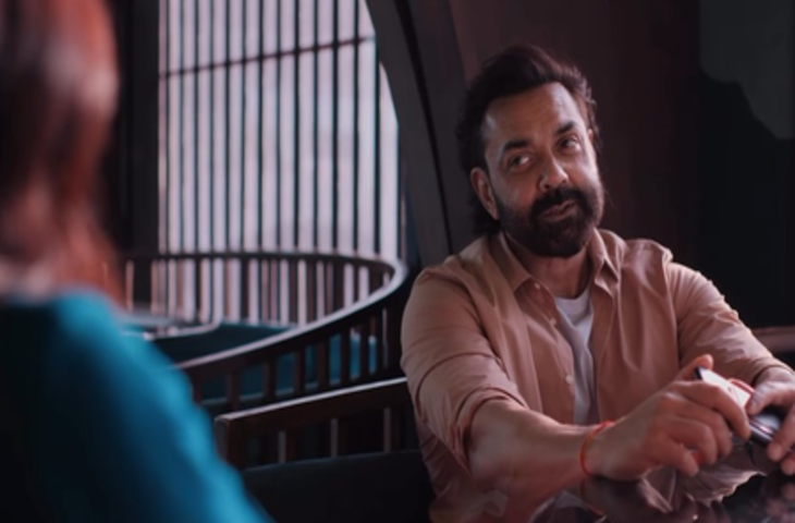 एक राइट स्वाइप और बदल गई जिंदगी! रिलीज हुआ बॉबी देओल की फिल्म 'बंदर' का ट्रेलर