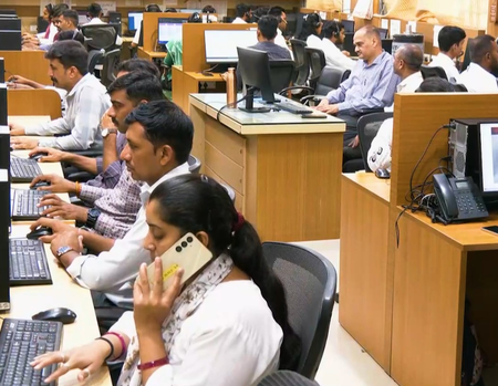 गुजरात पुलिस की डिजिटल स्ट्राइक; दर्ज हो रही 'ई-जीरो एफआईआर', पीड़ितों को घर बैठे मिल रहा इंसाफ