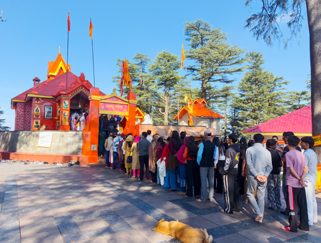 हिमाचल प्रदेश के सात प्रमुख मंदिरों और शक्तिपीठों में दस लाख से अधिक श्रद्धालुओं ने दर्शन किए