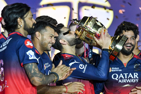 'वह टीम में नई ऊर्जा भर देते हैं,' डिविलियर्स ने कोहली को बताया आरसीबी की 'धड़कन'