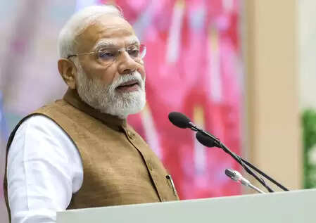 प्रधानमंत्री नरेंद्र मोदी ने विश्व मुक्केबाजी चैंपियनशिप में गोल्ड जीतने वाली मीनाक्षी हुड्डा को दी बधाई