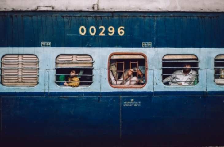 केरल में प्रवासी मजदूर ने टीटीई को ट्रेन से धक्का देकर मार डाला