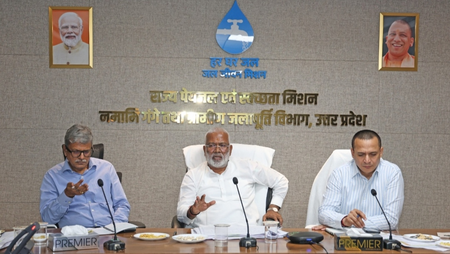 जेई-एईएस प्रभावित गांवों में 24 घंटे काम कर जल्द पहुंचाएं नल का जल : स्वतंत्र देव सिंह
