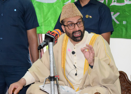 मीरवाइज उमर फारूक बोले- अधिकारियों ने उन्हें धार्मिक सभा को संबोधित करने से रोका