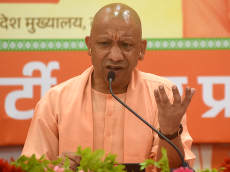 स्पीड, स्केल और कनेक्टिविटी के मंत्र ने बदली यूपी की तस्वीर : सीएम योगी