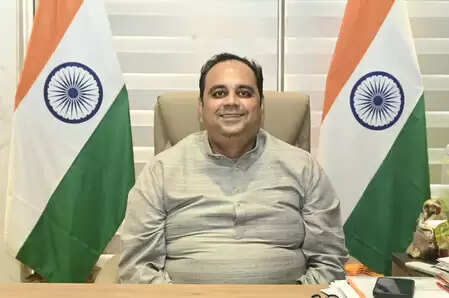 हमारी सरकार ने दिल्ली के हजारों लाभार्थियों को ईवी सब्सिडी प्रदान की है: पंकज कुमार सिंह