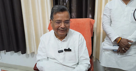 उत्तर प्रदेश: मंत्री जयवीर सिंह का सपा पर निशाना, बोले- समाजवादी पार्टी की दोहरी सोच आई सामने