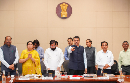महाराष्ट्र के मुख्यमंत्री ने खनिजों की चोरी और लीकेज को रोकने के लिए अपग्रेडेड पोर्टल किया लॉन्च