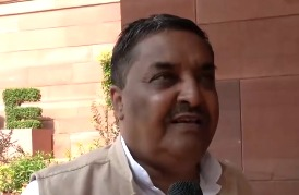 सपा सरकार आने पर आजम खान बन सकते हैं यूपी के गृह मंत्री, सपा सांसदों के बयान से गरमाई सियासत