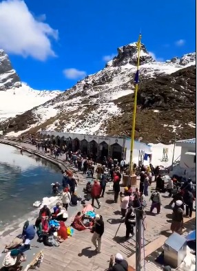 चमोली के आंचल में बसा 'हेमकुंड साहिब', दर्शन मात्र से मिलता है सुकून