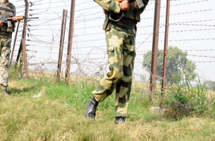 जम्मू-कश्मीर के पुंछ में सीमा रेखा के पास भारतीय सैनिक की मौत
