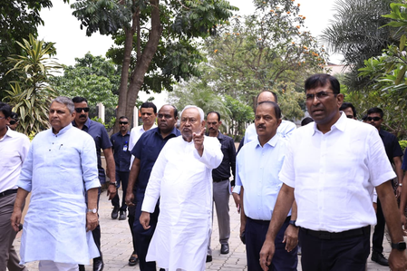 नीतीश कुमार 13 अप्रैल के बाद छोड़ सकते हैं मुख्यमंत्री की कुर्सी, 30 मार्च को देंगे एमएलसी पद से इस्तीफा