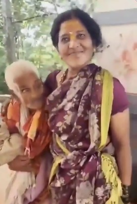 तिरुपति मंदिर तक पैदल चढ़ाई करने वाली 116 साल की महिला को देखकर चंद्रबाबू नायडू हैरान