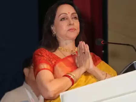 'ये गैर जिम्मेदाराना और माफी के लायक नहीं', धर्मेंद्र के निधन की खबरों पर हेमा मालिनी ने जताया गुस्सा