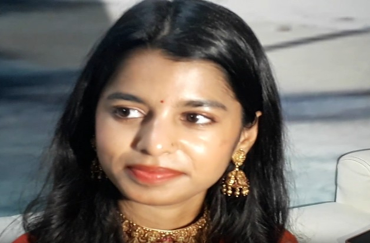 गोरखपुर महोत्सव में शामिल हुई मैथिली ठाकुर, कहा- मुझे यहां आकर बहुत अच्छा लगा