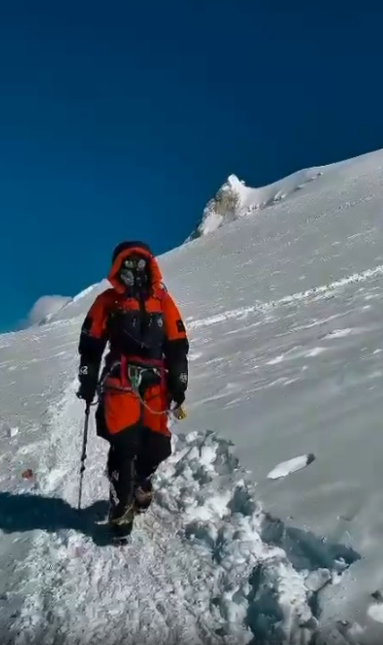 मनास्लु फतह कर पर्वतारोही श्रद्धा गुप्ता ने बढ़ाया देश का मान, अब एवरेस्ट पर नजर