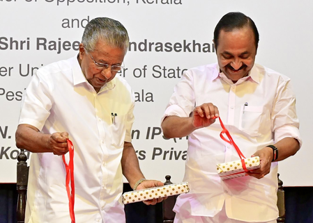 केरल चुनाव : तीन मोर्चों के बीच मुकाबला, स्थानीय निकाय चुनावों के रुझान तय करेंगे सत्ता का समीकरण