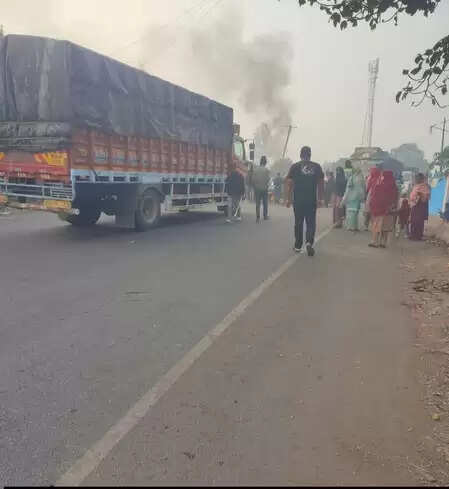 झारखंड: रामगढ़ में जंगली हाथियों का उत्पात, चार की मौत, विरोध में सड़क पर उतरे लोग