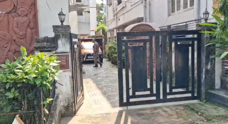 पश्चिम बंगाल : मनी लॉन्ड्रिंग के मामले में पूर्व मंत्री के 10 ठिकानों पर ईडी की छापेमारी
