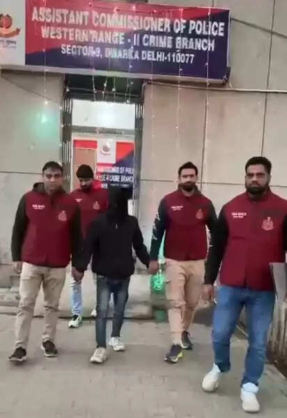 उत्तम नगर में पुलिस की बड़ी कार्रवाई, अवैध शराब सप्लायर राजू कश्यप गिरफ्तार