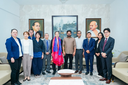 मुख्यमंत्री रेवंत रेड्डी ने सिंगापुर की कंपनियों को तेलंगाना में निवेश के लिए आमंत्रित किया