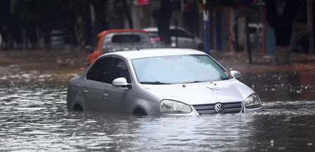 चीन में आंधी तूफान को लेकर अलर्ट, भारी बारिश से जीवन अस्त-व्यस्त