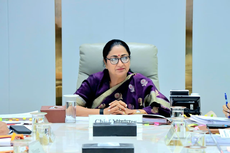 दिल्ली के नागरिकों को तय समय-सीमा में मिलेंगी सरकारी सेवाएं : रेखा गुप्ता