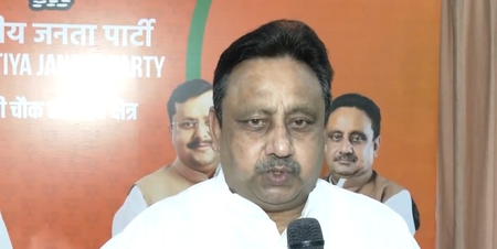 'असाधारण बहादुरी को सलाम', 174 यात्रियों की जान बचाने वाले कैप्टन स्मित मच्छार की नेताओं ने की तारीफ