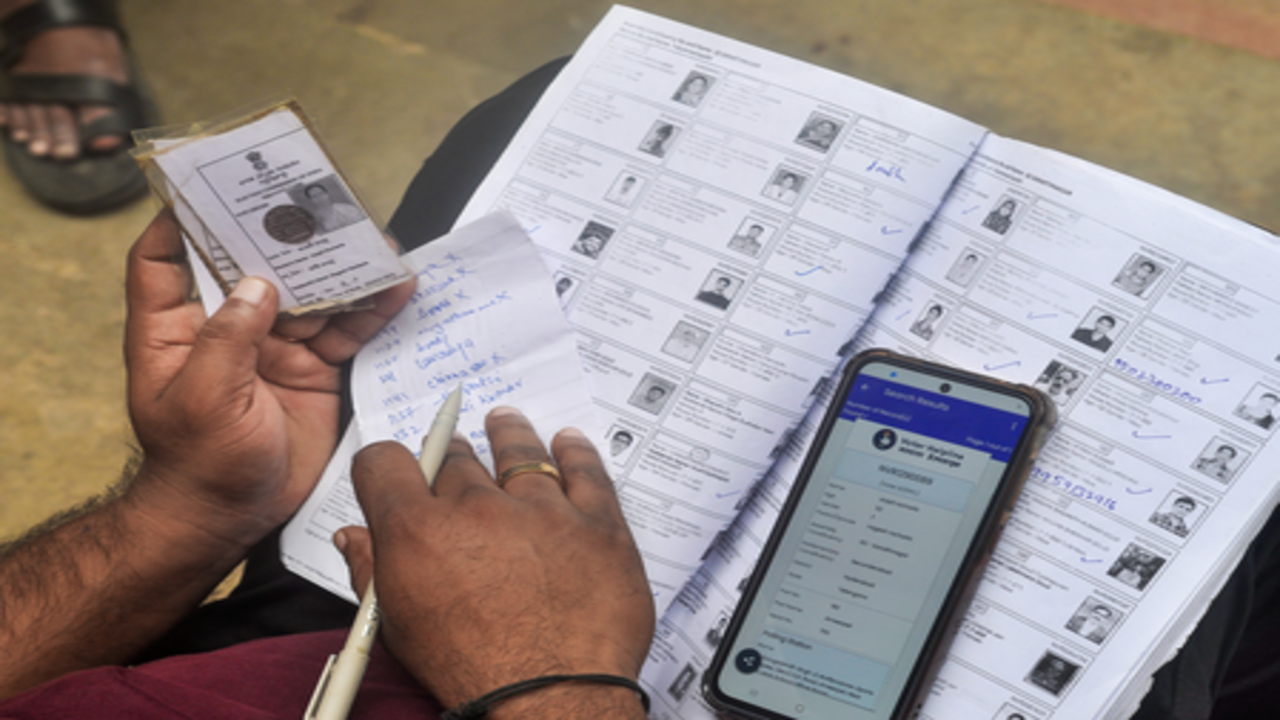 कर्नाटक एसआईआर: 1.07 करोड़ से ज्‍यादा वोटर एएसडीडीओ के तौर पर चिह्नित