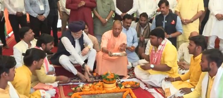सीएम योगी ने 'गोरखपुर अंतरराष्ट्रीय क्रिकेट स्टेडियम' का शिलान्यास किया, कहा- पूर्वी उत्तर प्रदेश के युवाओं के लिए बेहद खास दिन