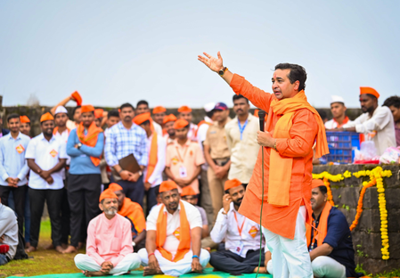 कुंभ-दिवाली पर हिंदू दुकानों से खरीदारी की अपील पर छिड़ा विवाद, विपक्ष ने साधा निशाना
