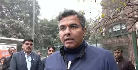 दिल्ली में उच्च गुणवत्ता वाली सड़कों का निर्माण हो, इस दिशा में हमारी सरकार प्रतिबद्ध: प्रवेश वर्मा