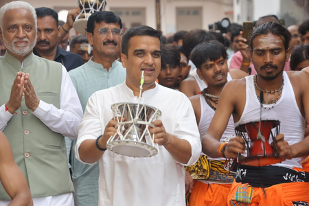गुजरात: उपमुख्यमंत्री ने 'डमरू यात्रा' के साथ 'वडनगर श्रावणोत्सव' का शुभारंभ किया