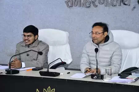 बिहार: गणतंत्र दिवस समारोह को लेकर हुई बैठक, विभिन्न विभाग निकालेगी झांकियां