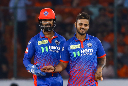 'नीतीश राणा से 4 ओवर गेंदबाजी करवाना समझ से परे', आरोन फिंच ने अक्षर पटेल के फैसले पर उठाए सवाल