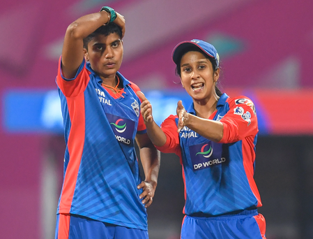 डब्ल्यूपीएल: निर्णायक मुकाबले में दिल्ली कैपिटल्स ने टॉस जीतकर चुनी गेंदबाजी