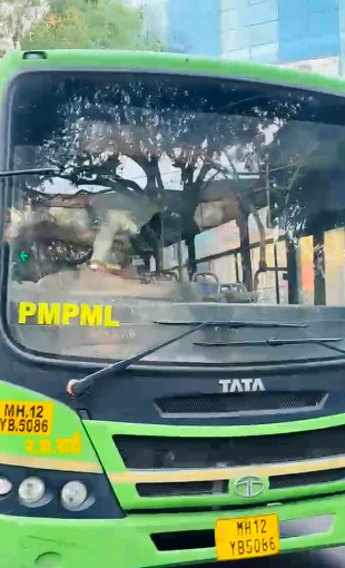 'बस चुराई, शहरभर दौड़ाई… और आखिर में डिवाइडर से टकराई', पुणे में सनसनीखेज मामला