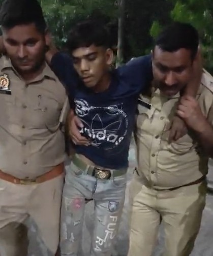 गाजियाबाद में बच्ची से दुष्कर्म करने वाले चोर के दोनों पैरों में पुलिस ने मारी गोली