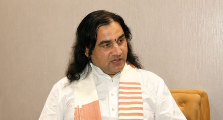 समान शिक्षा और चिकित्सा हर नागरिक का अधिकार, पेपर लीक पर सख्त कानून जरूरी : देवकीनंदन ठाकुर