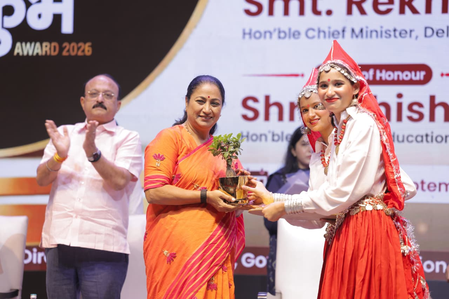 दिल्ली की मुख्यमंत्री ने 118 शिक्षकों को सम्मानित किया, स्कूलों को भविष्य के लिए तैयार करने का संकल्प लिया