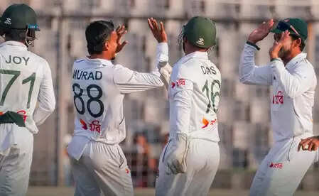 आयरलैंड पर फॉलोऑन का खतरा, बांग्लादेश के खिलाफ पहली पारी में 98 पर गंवाए 5 विकेट