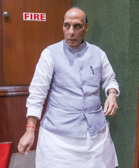 'विद्यार्थियों की भावनाओं का सम्मान सरकार की सर्वोच्च प्राथमिकता', धर्मेंद्र प्रधान के इस्तीफे पर बोले राजनाथ सिंह