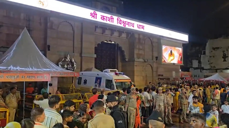 सावन के पहले सोमवार पर बाबा विश्वनाथ के दरबार में उमड़ा आस्था का सैलाब, लाखों श्रद्धालुओं ने किया जलाभिषेक