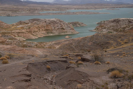 कोलोराडो नदी संकट: दो बड़े जलाशयों का जलस्तर रिकॉर्ड निचले स्तर पर