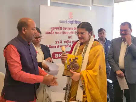 कलाकारों को सम्मान, युवाओं की पहचान के उद्देश्य के साथ बिहार में मुख्यमंत्री कलाकार पेंशन योजना की शुरुआत