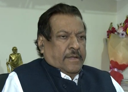 इंसान से ज्यादा इंटेलिजेंट हो गई मशीन तो इसके क्या नतीजे होंगे, एआई को लेकर पृथ्वीराज चव्हाण ने जताई चिंता