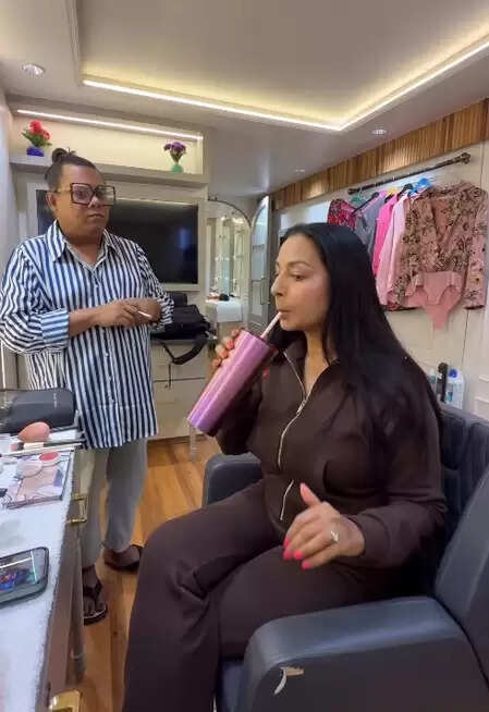 मानसिक शांति के लिए कश्मीरा शाह ने दी ज्यादा पानी पीने की सलाह, पोस्ट किया मजेदार वीडियो