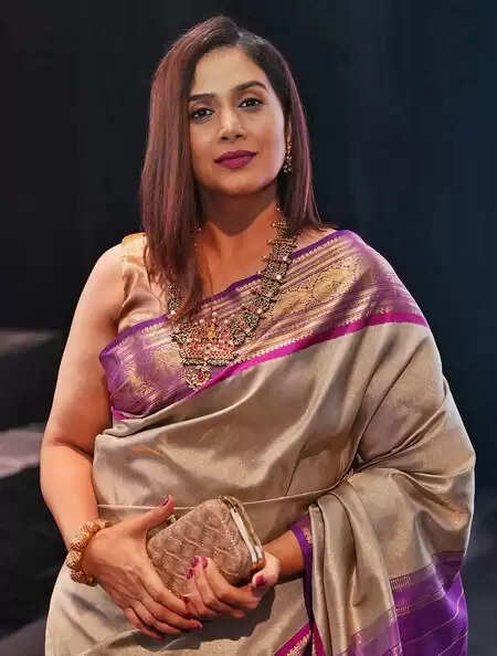 सोनाली कुलकर्णी: सात भाषाओं में फिल्में कर दर्शकों के दिलों पर किया राज, शानदार रहा करियर