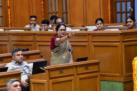 विपक्ष के वॉकआउट के बीच सीएम रेखा गुप्ता ने विधानसभा में 'दिल्ली लक्ष्मी योजना' पेश की