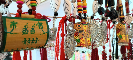 बिहार: हस्तशिल्प से लेकर देशी व्यंजनों तक, पटना सरस मेले में हर उम्र के लोगों का आकर्षण